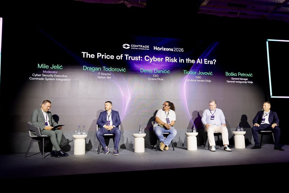 Tribina „The Price of Trust: Cyber Risk in the AI Era?”: Mile Jelić (moderator), Dragan Todorović, Denis Daničić, Tiodor Jovović i Boško Petrović